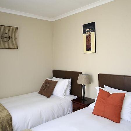 African Eagle Apartments Witfield Luaran gambar