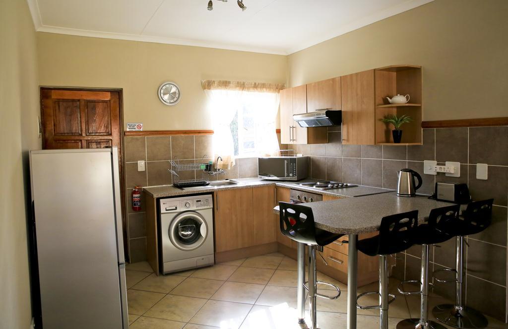 African Eagle Apartments Witfield Luaran gambar