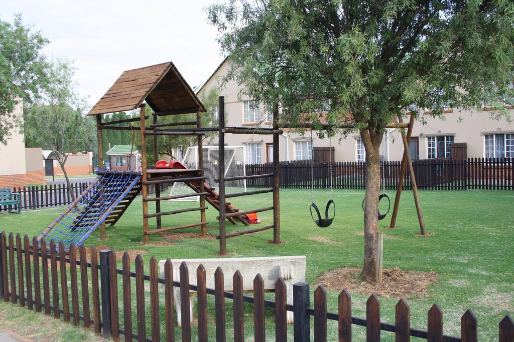 African Eagle Apartments Witfield Luaran gambar