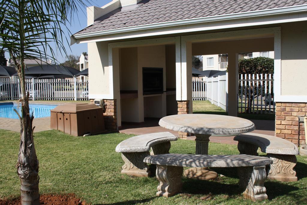 African Eagle Apartments Witfield Luaran gambar